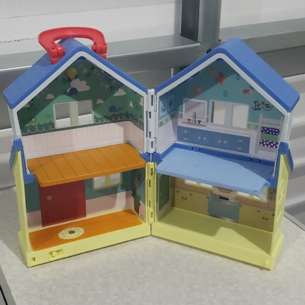 2021 CoComelon Deluxe Family‎ House with sounds